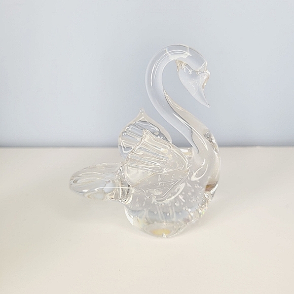 Hand Blown Art Glass Swan Sculpture Paperweight - Picture 4 of 9